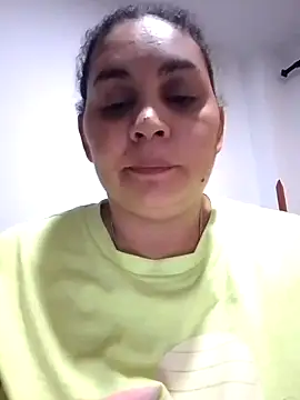 Snapshot of MirandaSoto chatting on February 2025 12:05:02 PM MirandaSoto online show from February 2025 12:05:02 PM