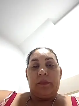 Snapshot of MirandaSoto chatting on February 2025 04:11:01 AM MirandaSoto online show from February 2025 04:11:01 AM