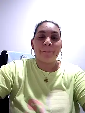 Snapshot of MirandaSoto chatting on February 2025 03:37:01 AM MirandaSoto online show from February 2025 03:37:01 AM