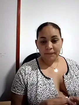 Snapshot of MirandaSoto chatting on March 2025 03:57:01 AM MirandaSoto online show from March 2025 03:57:01 AM