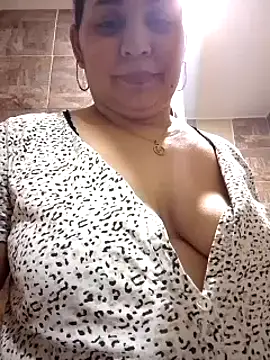 Snapshot of MirandaSoto chatting on March 2025 07:02:01 AM MirandaSoto online show from March 2025 07:02:01 AM