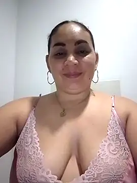 Snapshot of MirandaSoto chatting on March 2025 04:38:02 AM MirandaSoto online show from March 2025 04:38:02 AM