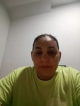 Snapshot of MirandaSoto chatting on September 2025 03:32:02 AM MirandaSoto online show from September 2025 03:32:02 AM