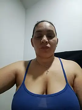 Snapshot of MirandaSoto chatting on September 2025 03:43:02 AM MirandaSoto online show from September 2025 03:43:02 AM