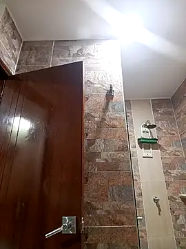 Snapshot of MirandaSoto chatting on September 2025 06:29:02 AM MirandaSoto online show from September 2025 06:29:02 AM