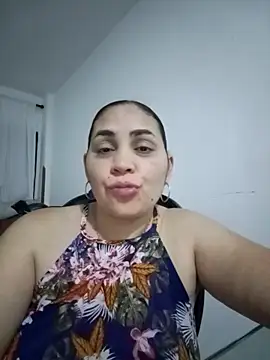 Snapshot of MirandaSoto chatting on October 2025 03:13:02 AM MirandaSoto online show from October 2025 03:13:02 AM