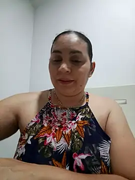 Snapshot of MirandaSoto chatting on October 2025 03:38:01 AM MirandaSoto online show from October 2025 03:38:01 AM