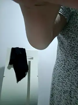 Snapshot of MirandaSoto chatting on October 2025 03:38:02 AM MirandaSoto online show from October 2025 03:38:02 AM