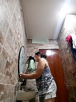 Snapshot of MirandaSoto chatting on October 2025 04:01:02 AM MirandaSoto online show from October 2025 04:01:02 AM