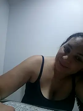 Snapshot of MirandaSoto chatting on October 2025 03:42:01 AM MirandaSoto online show from October 2025 03:42:01 AM