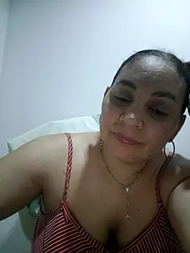 Snapshot of MirandaSoto chatting on October 2025 03:39:02 AM MirandaSoto online show from October 2025 03:39:02 AM