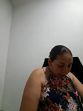 Snapshot of MirandaSoto chatting on November 2025 03:17:01 AM MirandaSoto online show from November 2025 03:17:01 AM