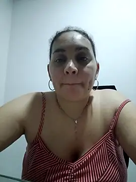 Snapshot of MirandaSoto chatting on November 2025 04:13:02 AM MirandaSoto online show from November 2025 04:13:02 AM