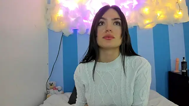 britny clouds online show from January 2025 04:06:02 PM