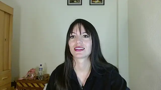 britny clouds online show from December 2025 07:10:01 PM