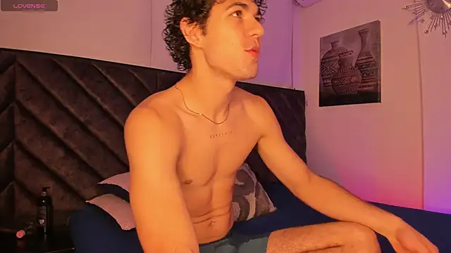 Snapshot of Luca_ferrer_ chatting on December 2024 05:16:02 AM Luca ferrer online show from December 2024 05:16:02 AM