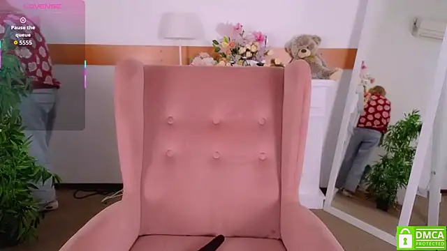 MirraBellanta online show from October 2025 09:59:02 PM