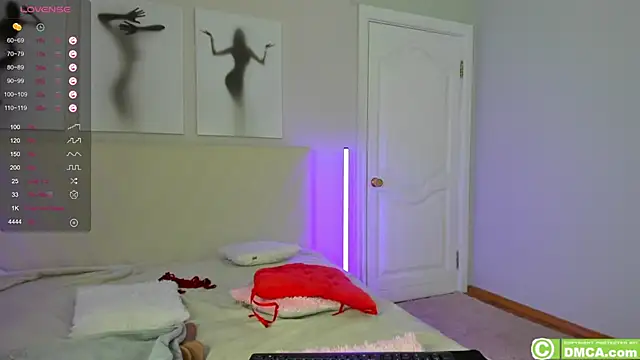 LikaKlint online show from January 2025 11:04:02 AM