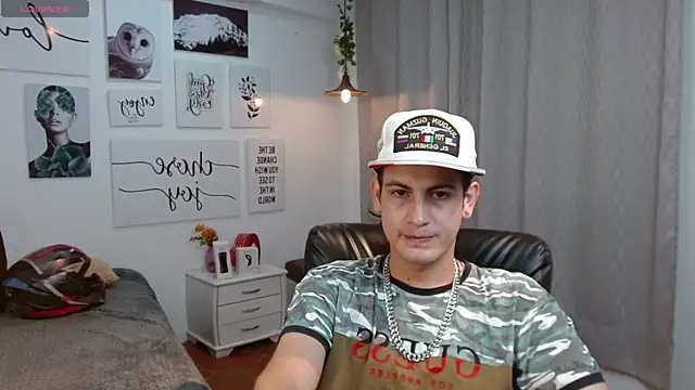 Snapshot of Cerokershelby chatting on October 2025 07:44:02 PM Cerokershelby online show from October 2025 07:44:02 PM