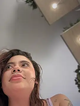 Snapshot of Aryrosee chatting on February 2025 04:18:02 AM Aryrosee online show from February 2025 04:18:02 AM