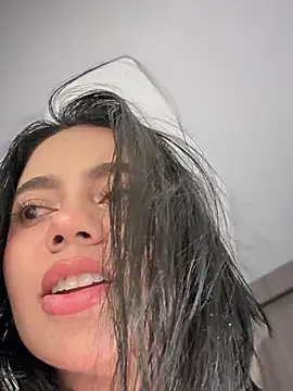 Snapshot of Aryrosee chatting on March 2025 05:00:02 AM Aryrosee online show from March 2025 05:00:02 AM