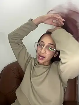 Snapshot of julialupato1606 chatting on February 2025 10:03:02 PM julialupato1606 online show from February 2025 10:03:02 PM