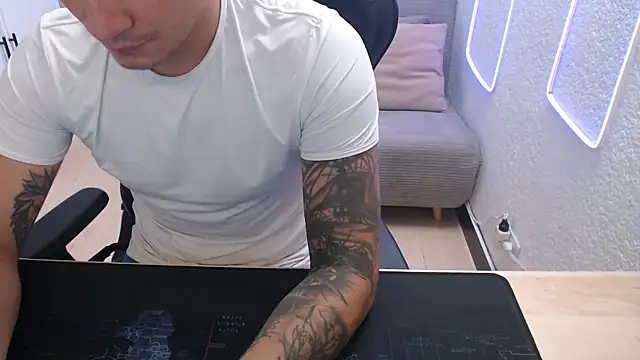 team dinamite69 online show from February 2026 12:33:02 PM