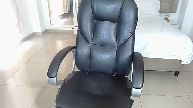 zoecruzz online show from September 2025 02:42:01 PM