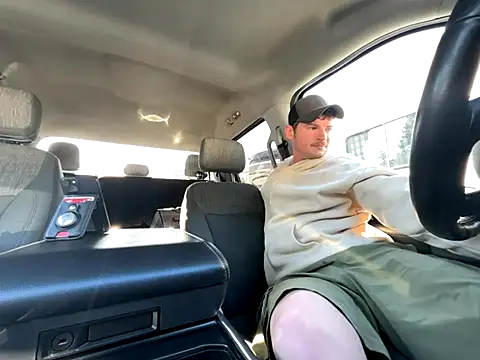 skittlez82 online show from October 2025 05:57:01 PM