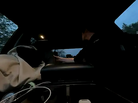 skittlez82 online show from October 2025 01:24:01 AM