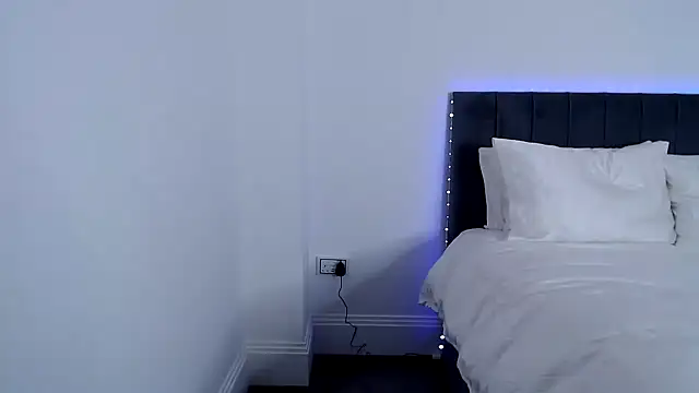 BritishJuicyAva online show from December 2025 06:26:01 PM