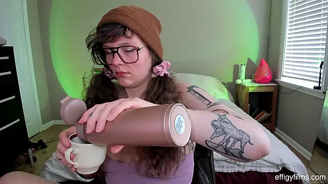 Snapshot of DelugeDuvall chatting on February 2025 09:04:01 PM DelugeDuvall online show from February 2025 09:04:01 PM