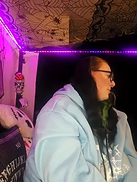 Snapshot of Bunny_Cummings chatting on November 2025 11:49:02 PM Bunny Cummings online show from November 2025 11:49:02 PM