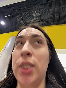 Holly Play online show from February 2025 11:28:02 AM