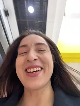 Holly Play online show from March 2025 09:24:02 AM