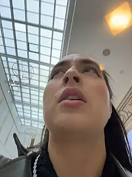 Holly Play online show from October 2025 10:14:01 AM