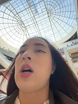 Holly Play online show from October 2025 09:10:01 AM