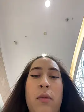 Holly Play online show from October 2025 09:19:01 AM