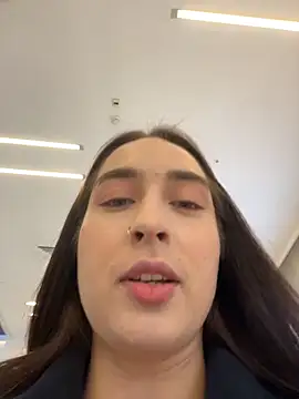 Holly Play online show from November 2025 12:13:01 PM