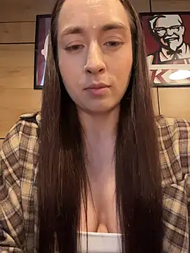 Holly Play online show from May 2026 11:05:02 AM