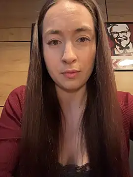 Holly Play online show from May 2026 10:00:01 AM