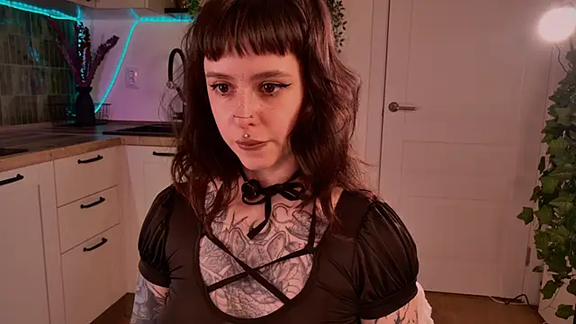 MichaellaMoon online show from May 2026 06:15:02 PM