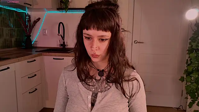 MichaellaMoon online show from May 2026 02:49:02 PM