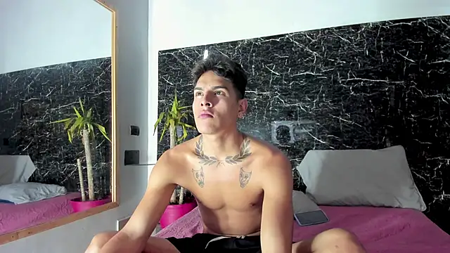 Snapshot of Couplehot__1 chatting on December 2024 03:30:01 AM Couplehot 1 online show from December 2024 03:30:01 AM