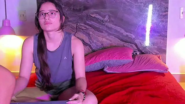 Snapshot of Couplehot__1 chatting on January 2025 07:07:01 AM Couplehot 1 online show from January 2025 07:07:01 AM