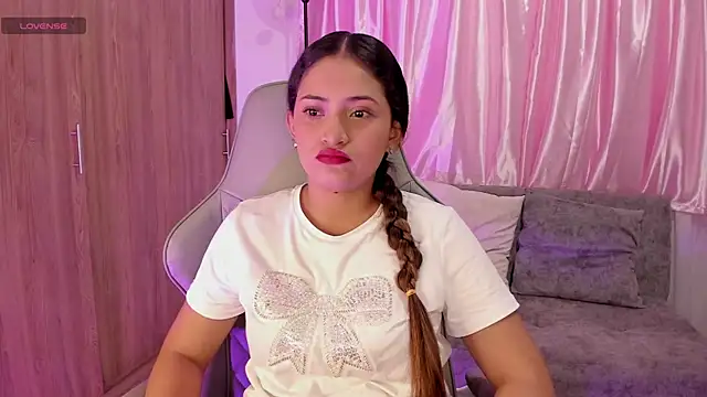 Snapshot of Isa_squirt1 chatting on September 2025 02:11:02 AM Isa squirt1 online show from September 2025 02:11:02 AM