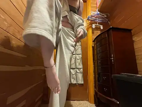 Snapshot of gingerbabe18 chatting on January 2025 11:06:01 PM gingerbabe18 online show from January 2025 11:06:01 PM