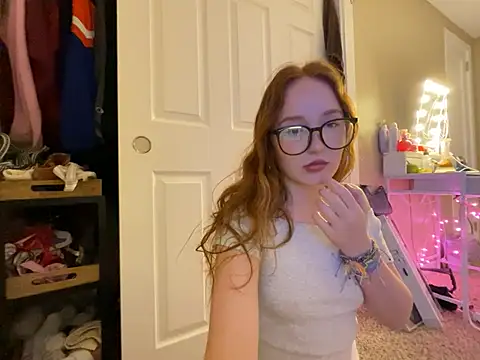 Snapshot of gingerbabe18 chatting on February 2025 01:36:01 AM gingerbabe18 online show from February 2025 01:36:01 AM