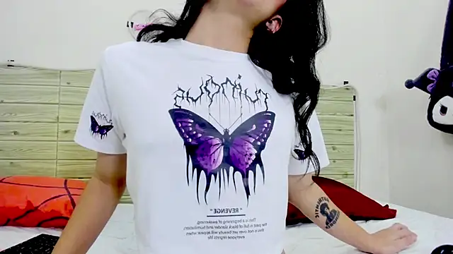 Snapshot of Evil_Queen13 chatting on December 2025 07:42:02 PM Evil Queen13 online show from December 2025 07:42:02 PM