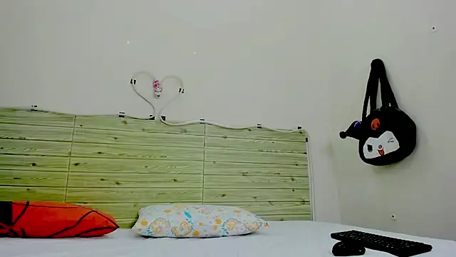 Snapshot of Evil_Queen13 chatting on December 2025 07:55:01 PM Evil Queen13 online show from December 2025 07:55:01 PM